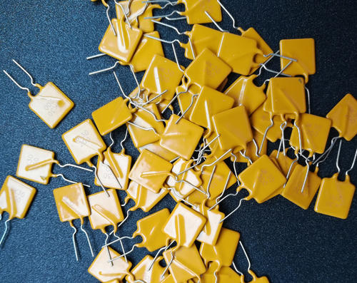 自恢復(fù)保險絲的應(yīng)用